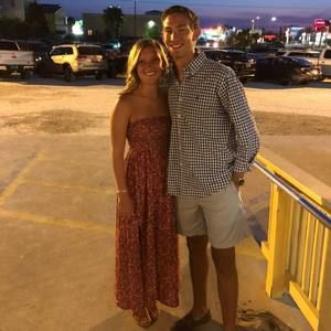 Meet your Posher, Hallee